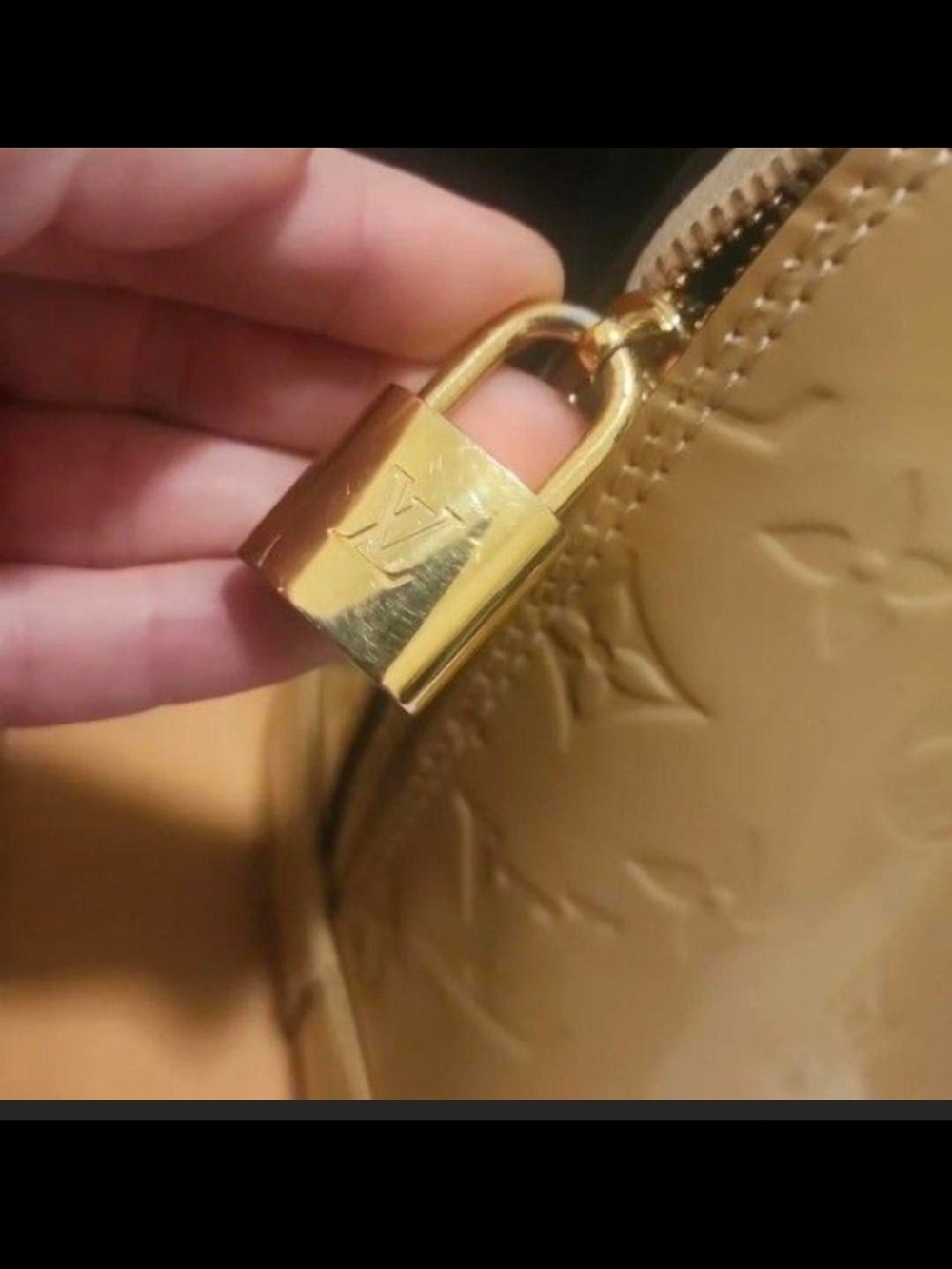 Louis Vuitton Patent Leather Alma MM Handbag in Beige - Picture 8 of 16